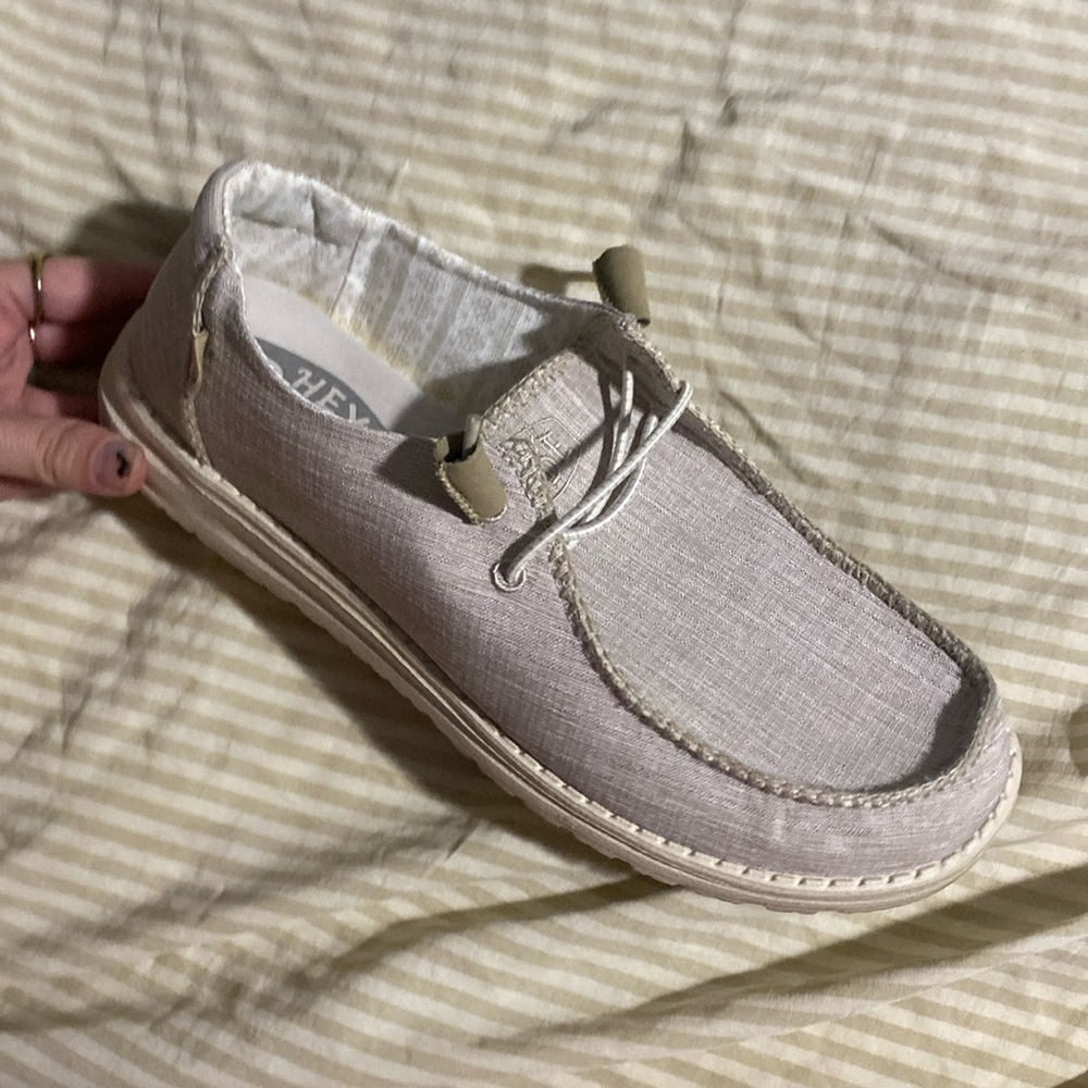 Beige hey dudes